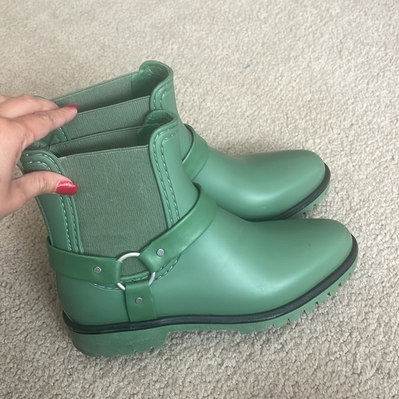 “Bernardo Zoe Rain Boots size 8” - Picture 3 of 10